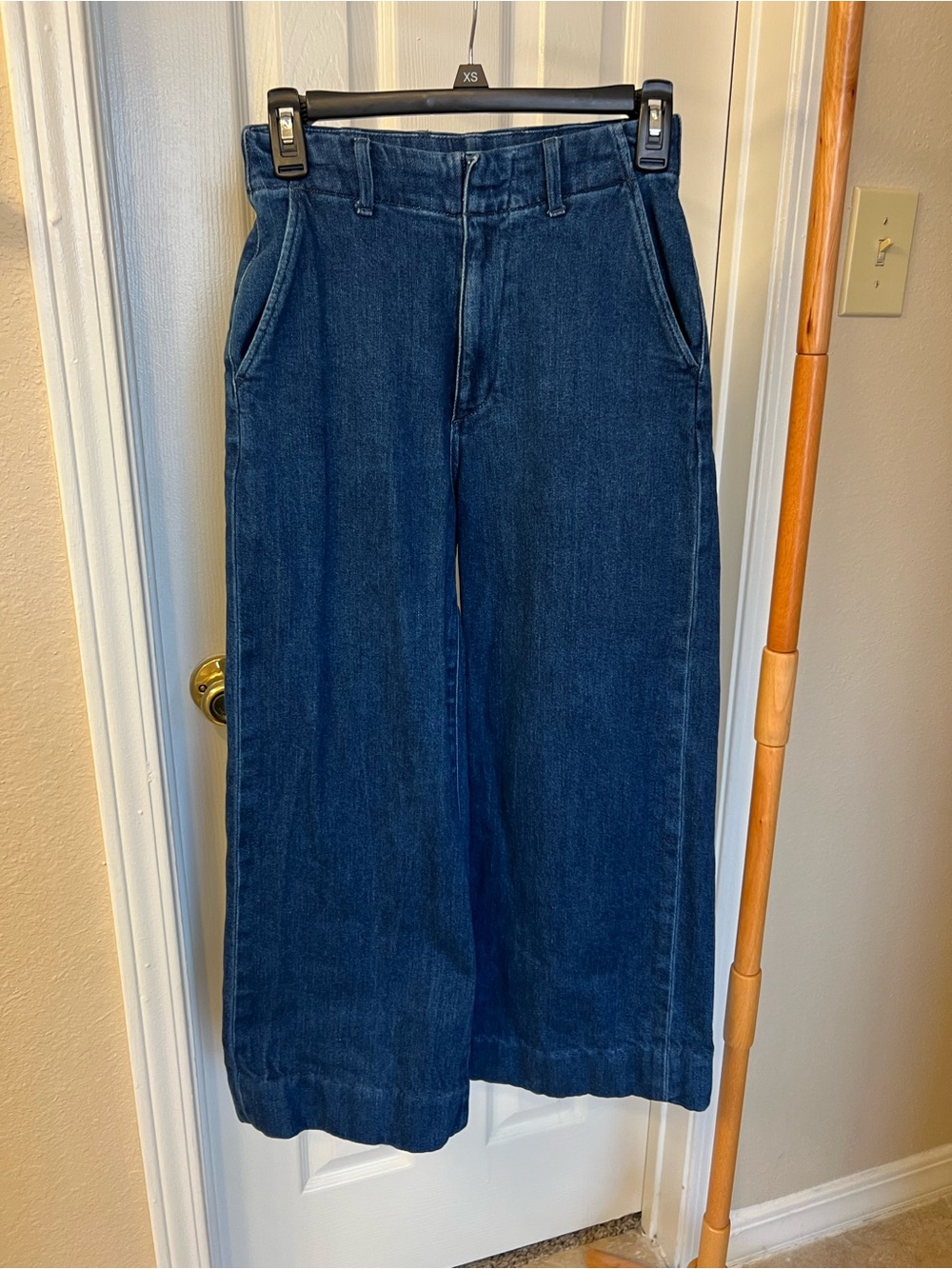 Uniqlo Dark Blue Wide-Leg Cropped Women's Jeans